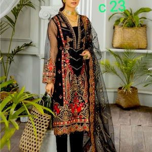 Amira by Adan Libaas 
Size XL
Chest 23
Hip 25